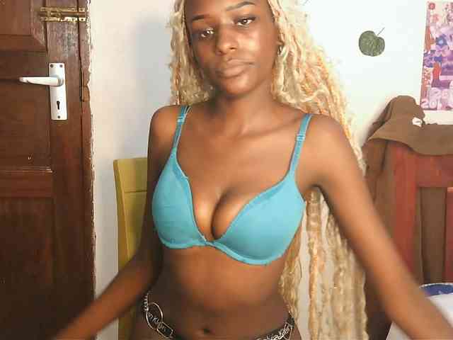 VelvetDesire webcam