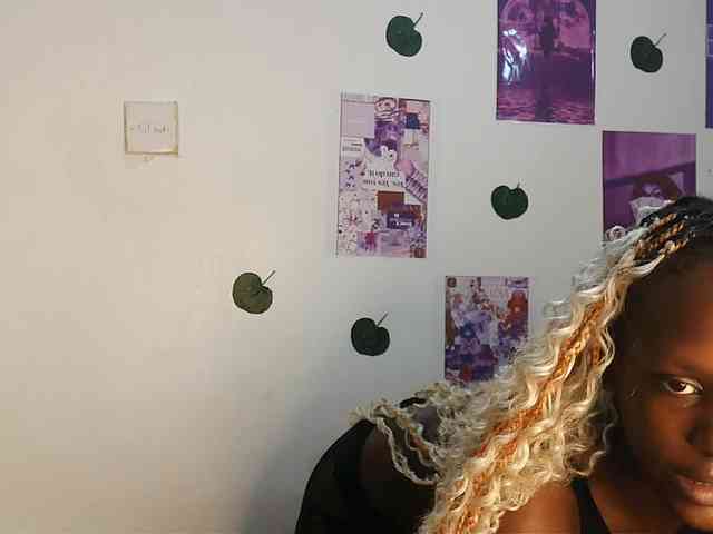 VelvetDesire webcam