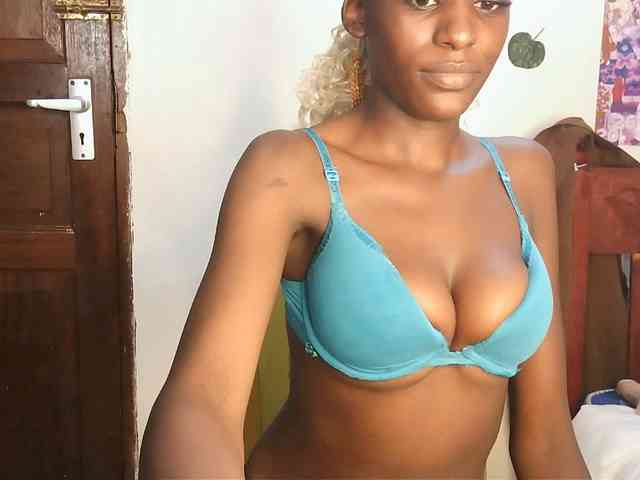 VelvetDesire webcam