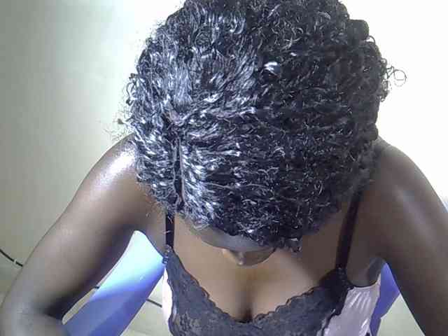 Blacklizy4 Live Webcam on BongaCams