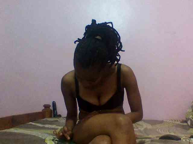 Sexypuri webcam