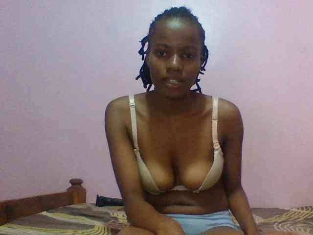 Sexypuri webcam