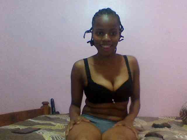 Sexypuri webcam