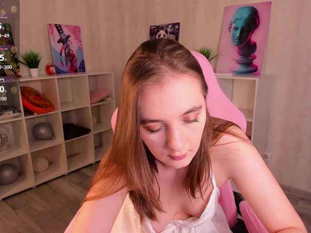 Amy-Desiree live cam on BongaCams