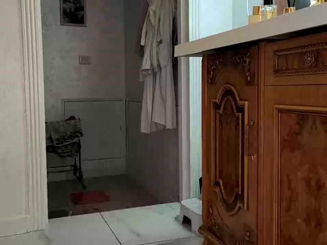 SeeShellman's BongaCams show and profile