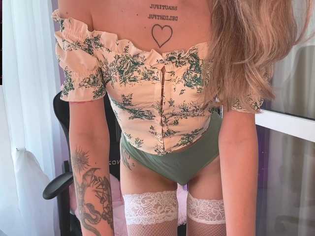 Blue-Berry-'s BongaCams show and profile