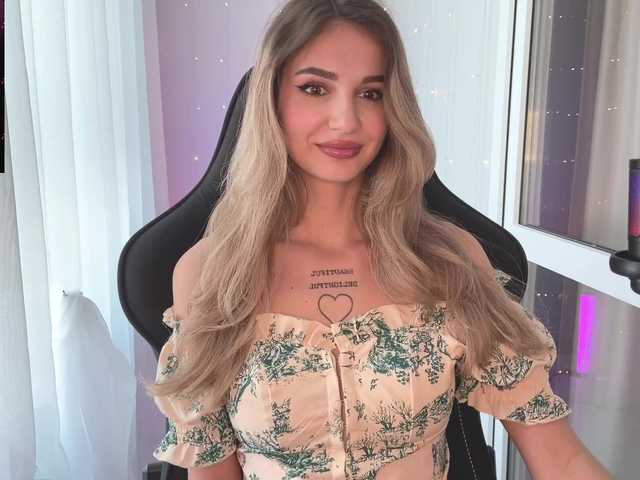 Blue-Berry-'s BongaCams show and profile