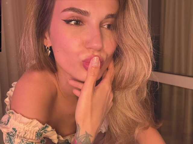 Blue-Berry-'s BongaCams show and profile