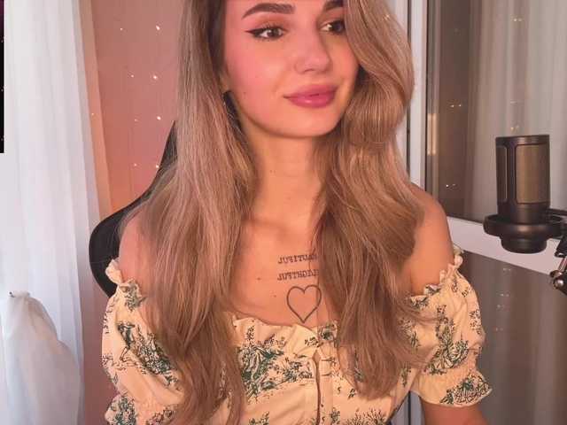 Blue-Berry-'s BongaCams show and profile