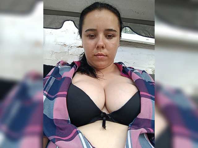 Marina22222 live cam on BongaCams
