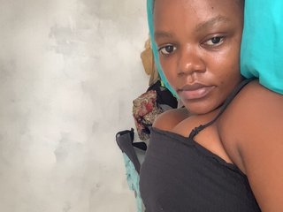 Ellabellaa's Live Webcam