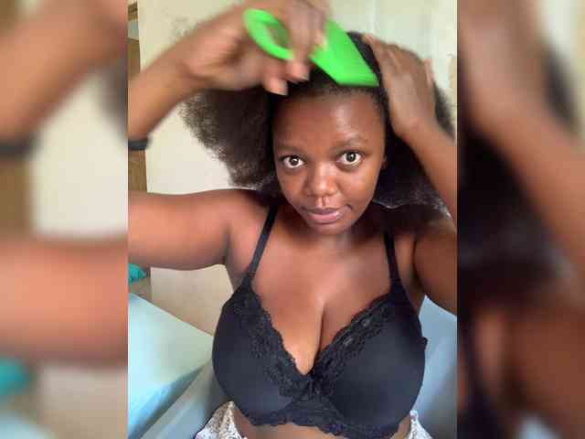 Ellabellaa webcam