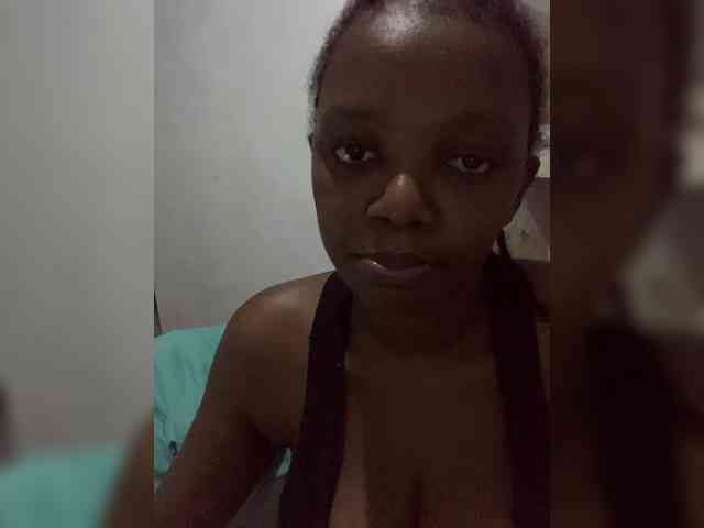 Ellabellaa webcam