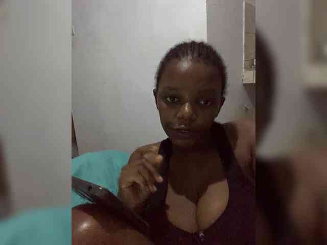 Ellabellaa webcam