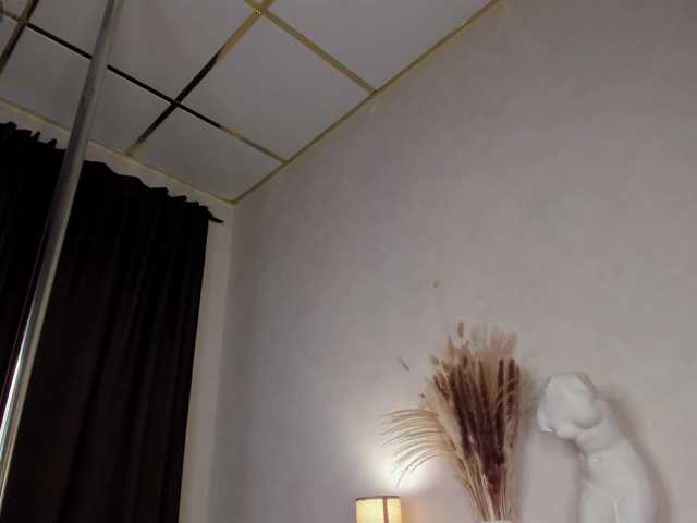 Maya-Raay live webcam show