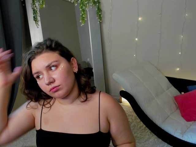 Maya-Raay live webcam show