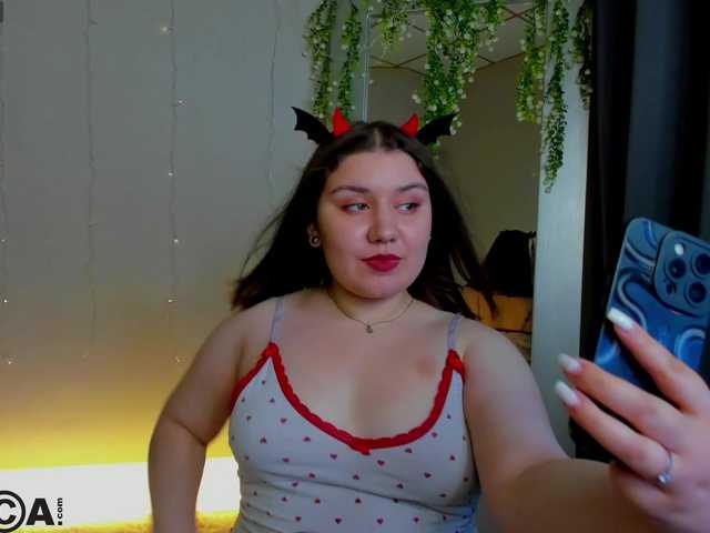 Maya-Raay live cam on BongaCams