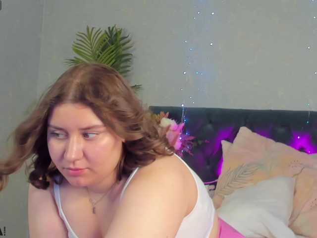 Maya-Raay live cam on BongaCams