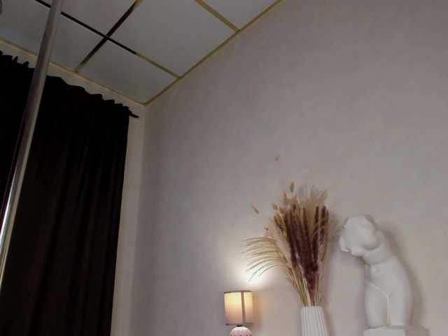 Maya-Raay live webcam show