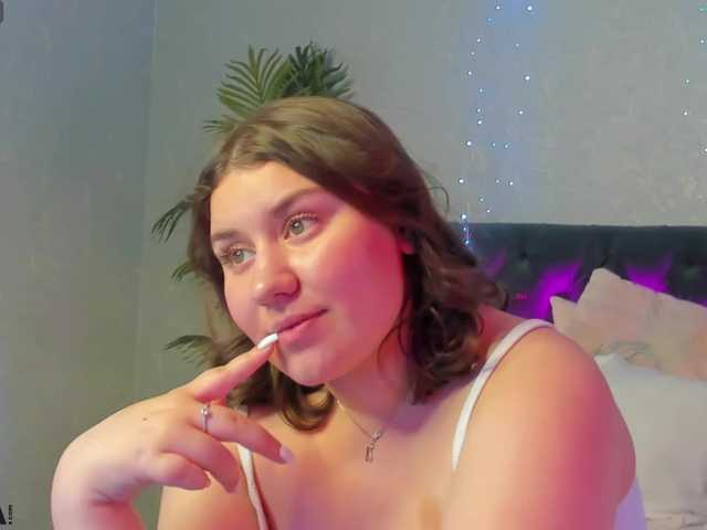 maya-raay live sex show