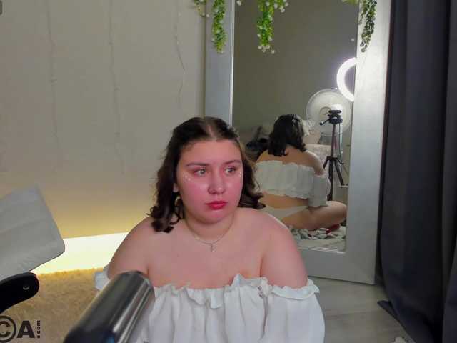 Maya-Raay live cam on BongaCams