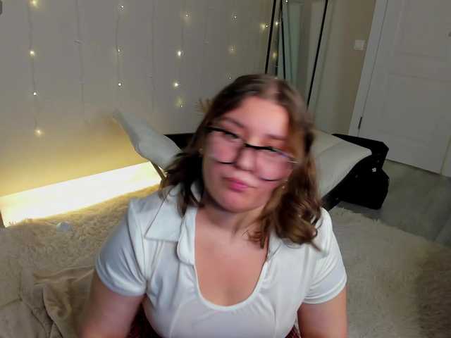Maya-Raay live webcam show