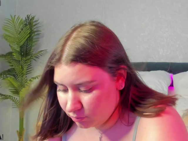 Maya-Raay live cam on BongaCams