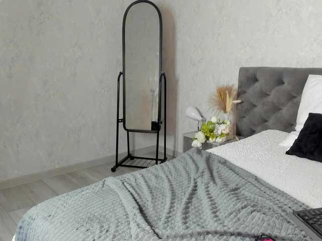Maya-Raay live cam on BongaCams