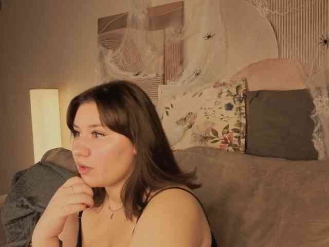 maya-raay's live room