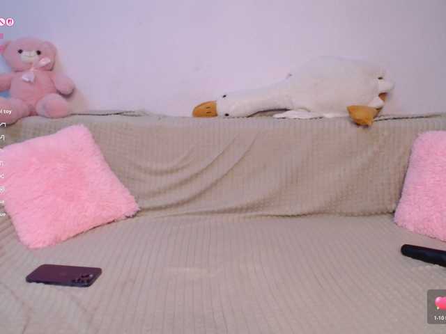 lovely-V live cam on BongaCams