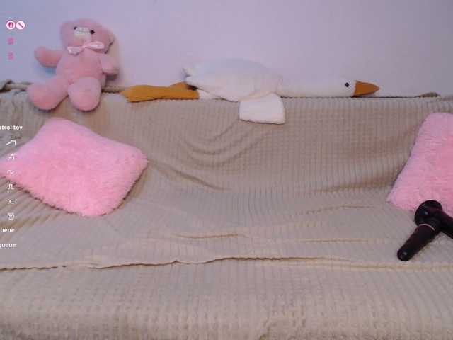 lovely-V live cam on BongaCams