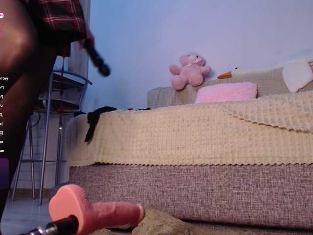 lovely-V live cam on BongaCams