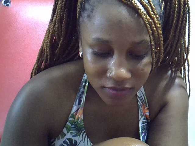 Sexyevonne live cam on BongaCams