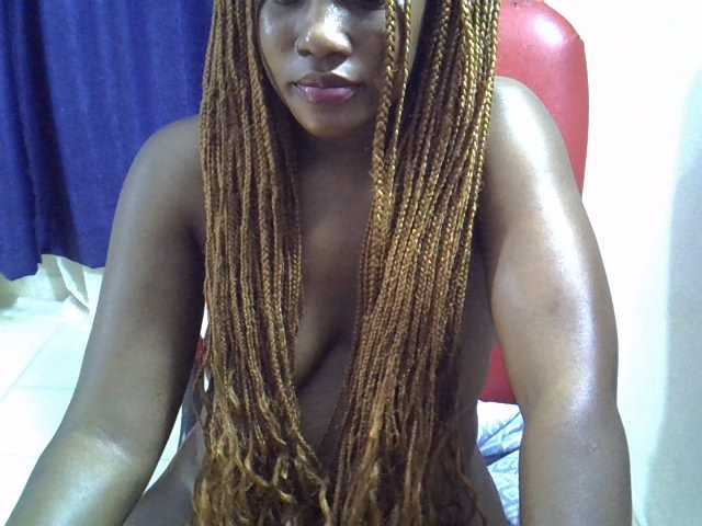 Sexyevonne live cam on BongaCams