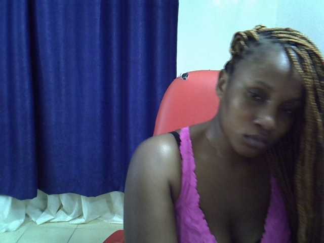 Sexyevonne live cam on BongaCams