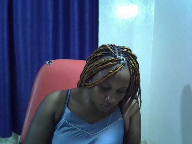 Sexyevonne live cam on BongaCams