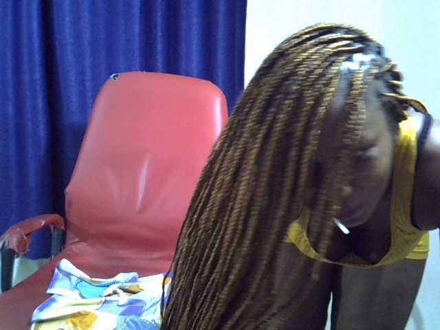 Sexyevonne live cam on BongaCams