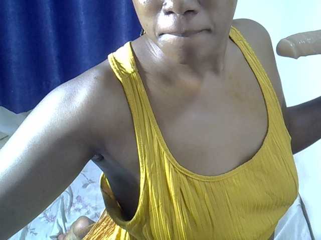 Sexyevonne's BongaCams show and profile