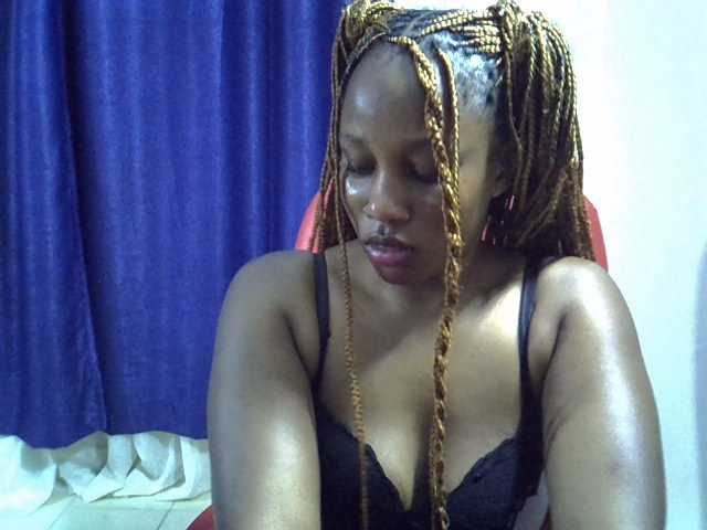 Sexyevonne live cam on BongaCams