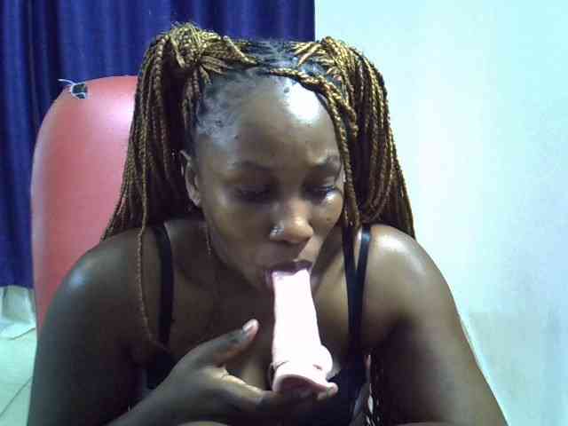 Sexyevonne webcam