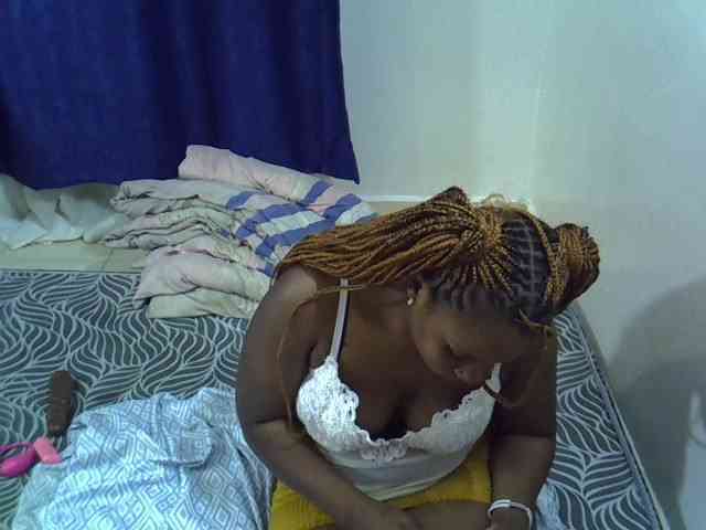 Sexyevonne webcam