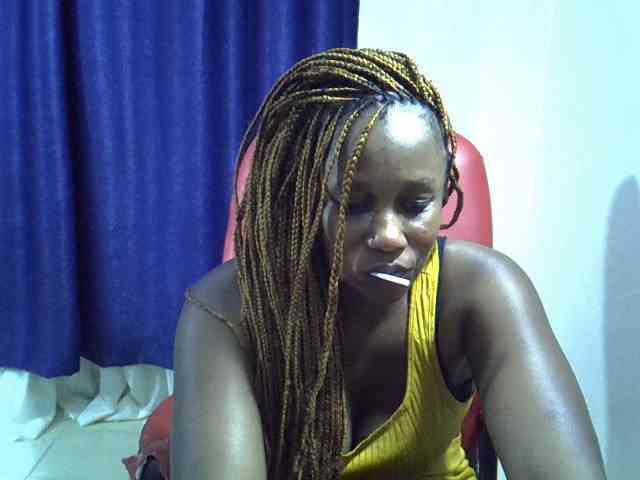 Sexyevonne webcam