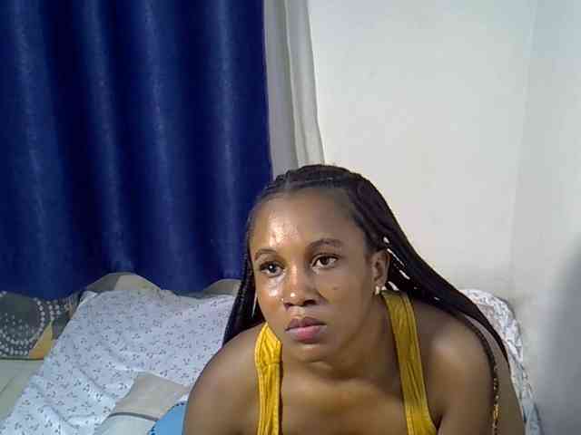 Sexyevonne webcam
