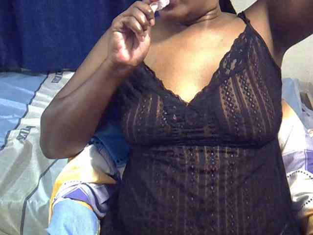 Sexyevonne webcam