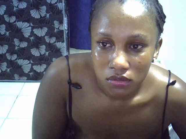 Sexyevonne webcam