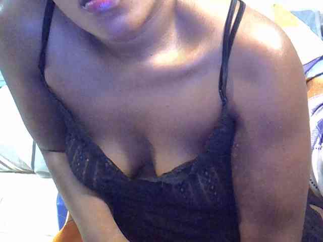 Sexyevonne webcam