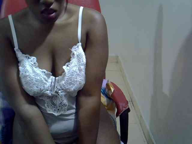 Sexyevonne webcam
