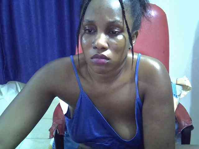 Sexyevonne webcam