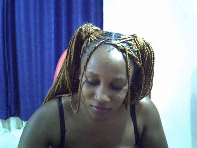 Sexyevonne Live Webcam on BongaCams