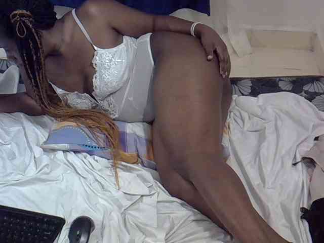 Sexyevonne webcam